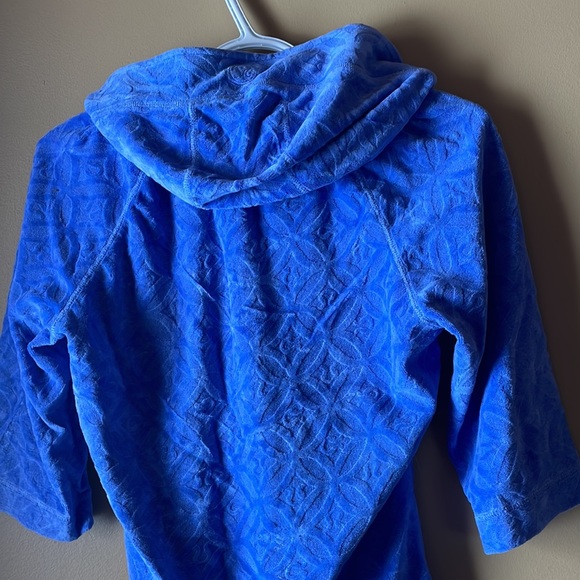 LULULEMON early periwinkle textured Terry cloth beach top hoodie sz6/M - Picture 3 of 5